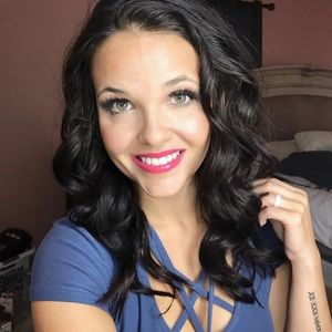 Meet your Posher, Nicole